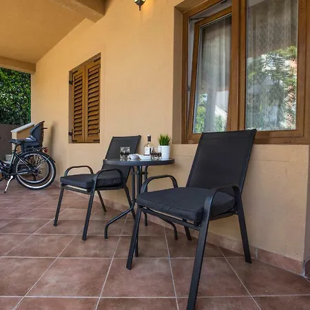 Exclusive Center With Garden Apartment